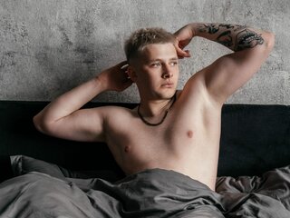 MachineKelly fuck camshow shows